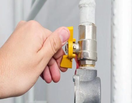 Very low pressure at the end of natural gas pipe